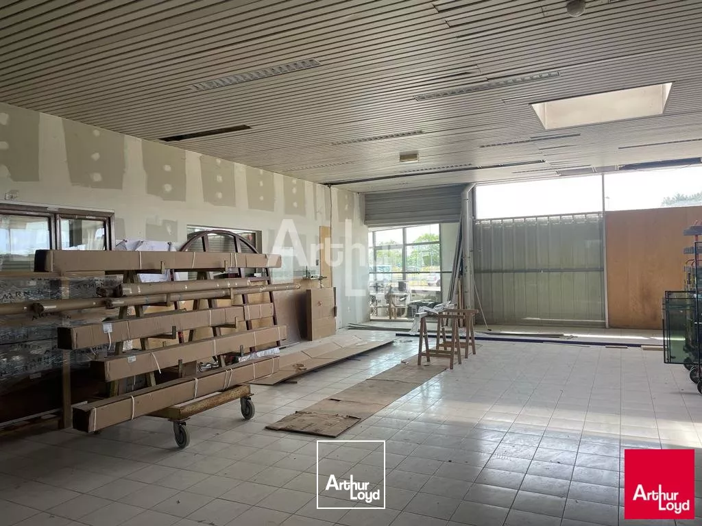 BLOIS VIENNE - LOCATION LOCAL COMMERCIAL DE 285 M² - BELLE VISIBILITE